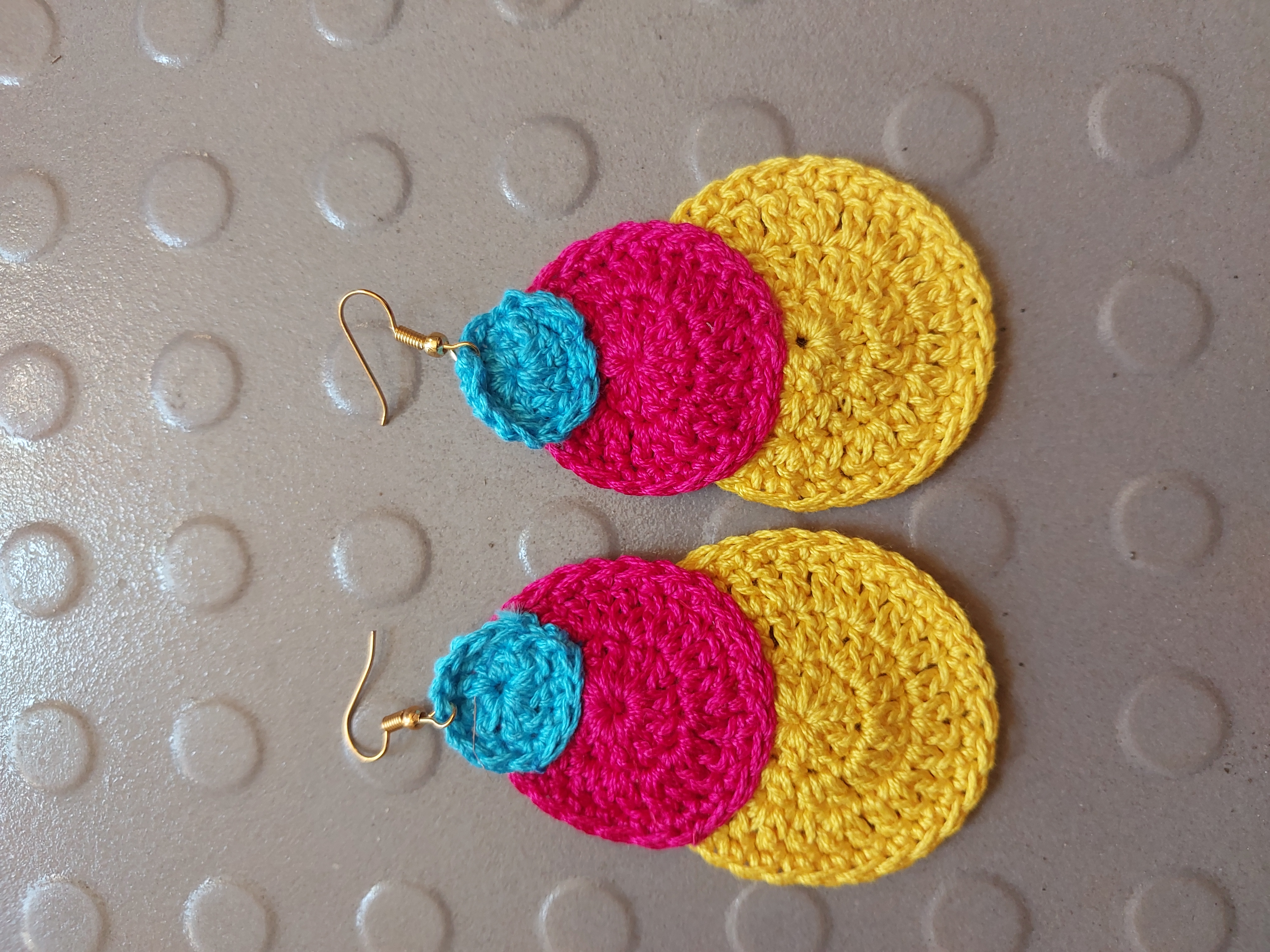 Bobbles and scallops Crochet Earring